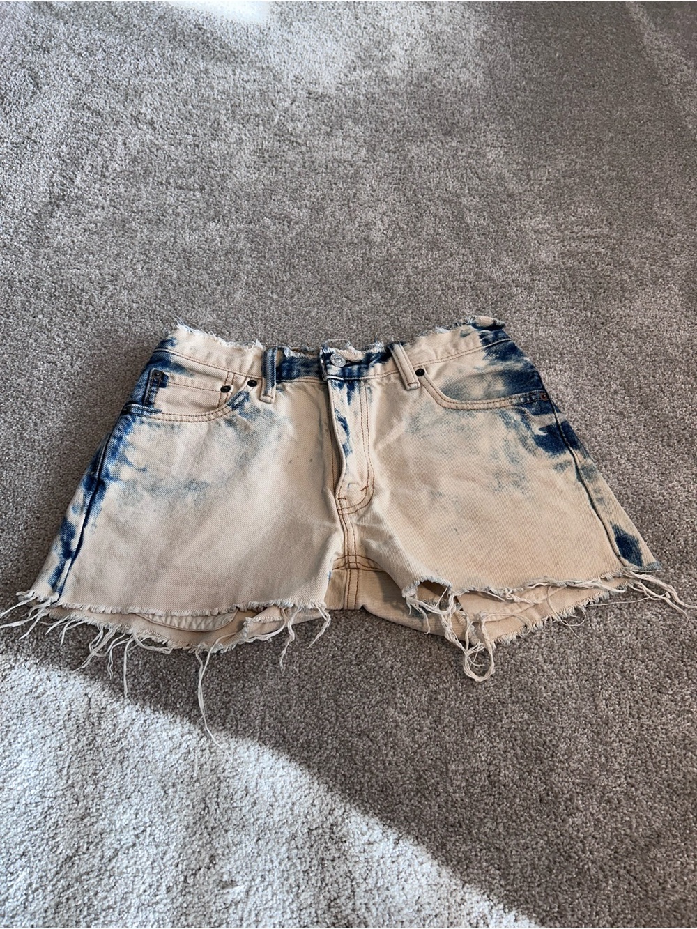 Vintage Levi’s 505 Bleached Wash Denim Shorts Frayed Hem Jean Shorts Western